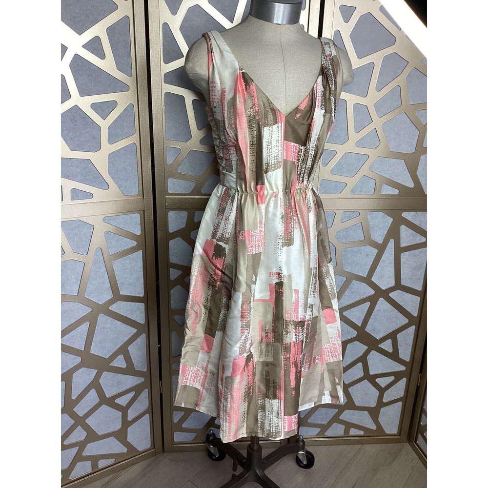 Banana Republic silk dress flattering 0 sleeveless Rts$150 Knee Length A Line